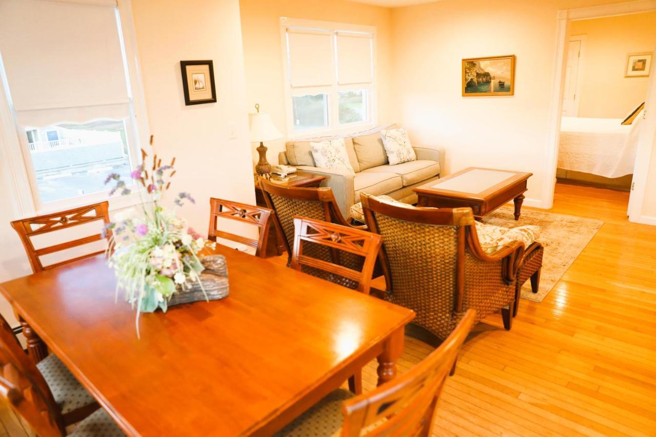 By The Sea Guests Bed & Breakfast And Suites Dennisport Room photo