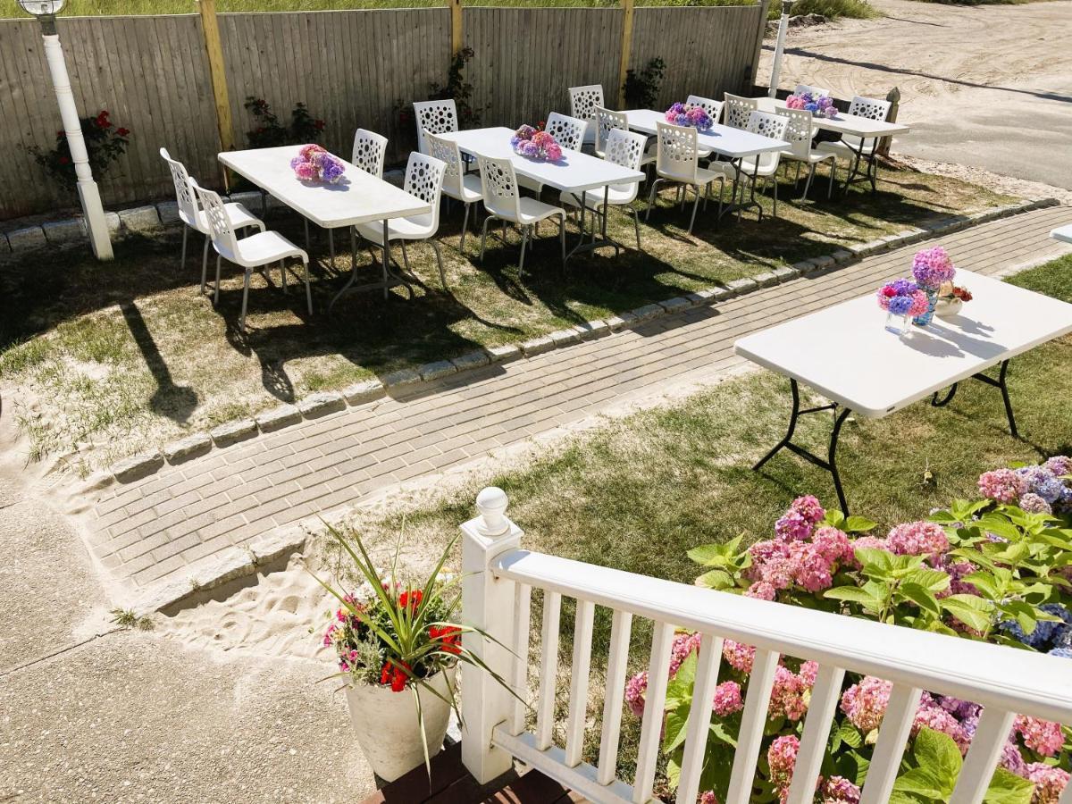 By The Sea Guests Bed & Breakfast And Suites Dennisport Exterior photo