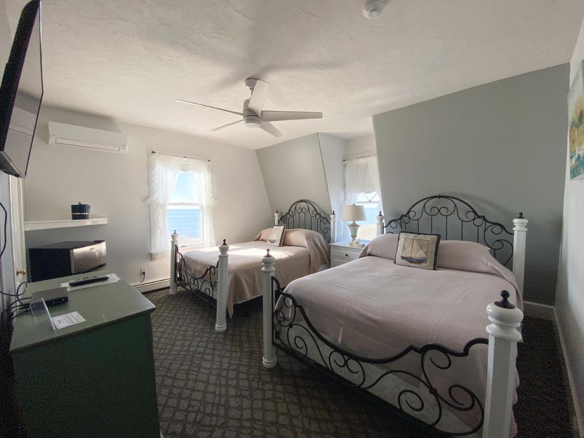 By The Sea Guests Bed & Breakfast And Suites Dennisport Exterior photo