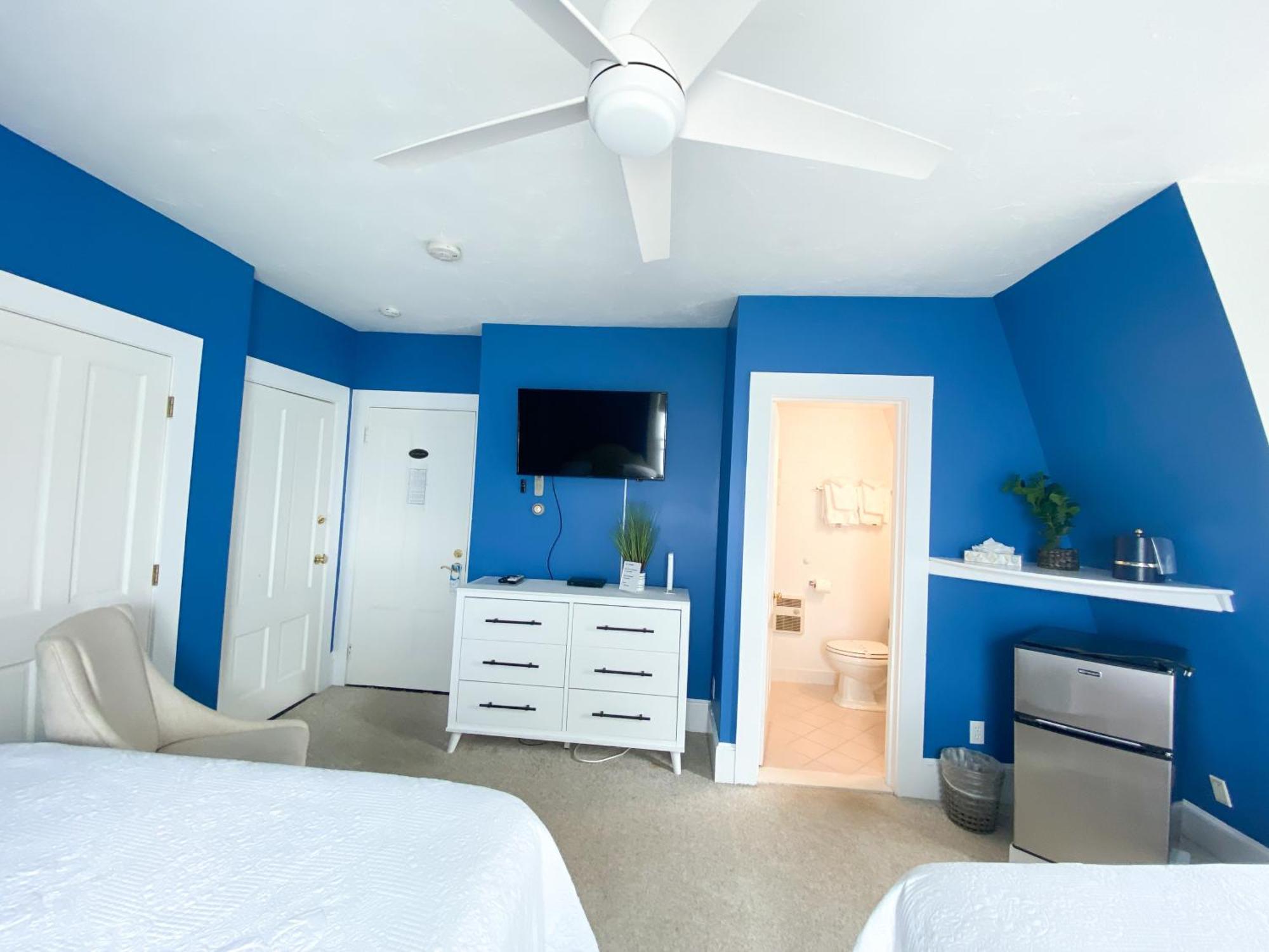 By The Sea Guests Bed & Breakfast And Suites Dennisport Room photo