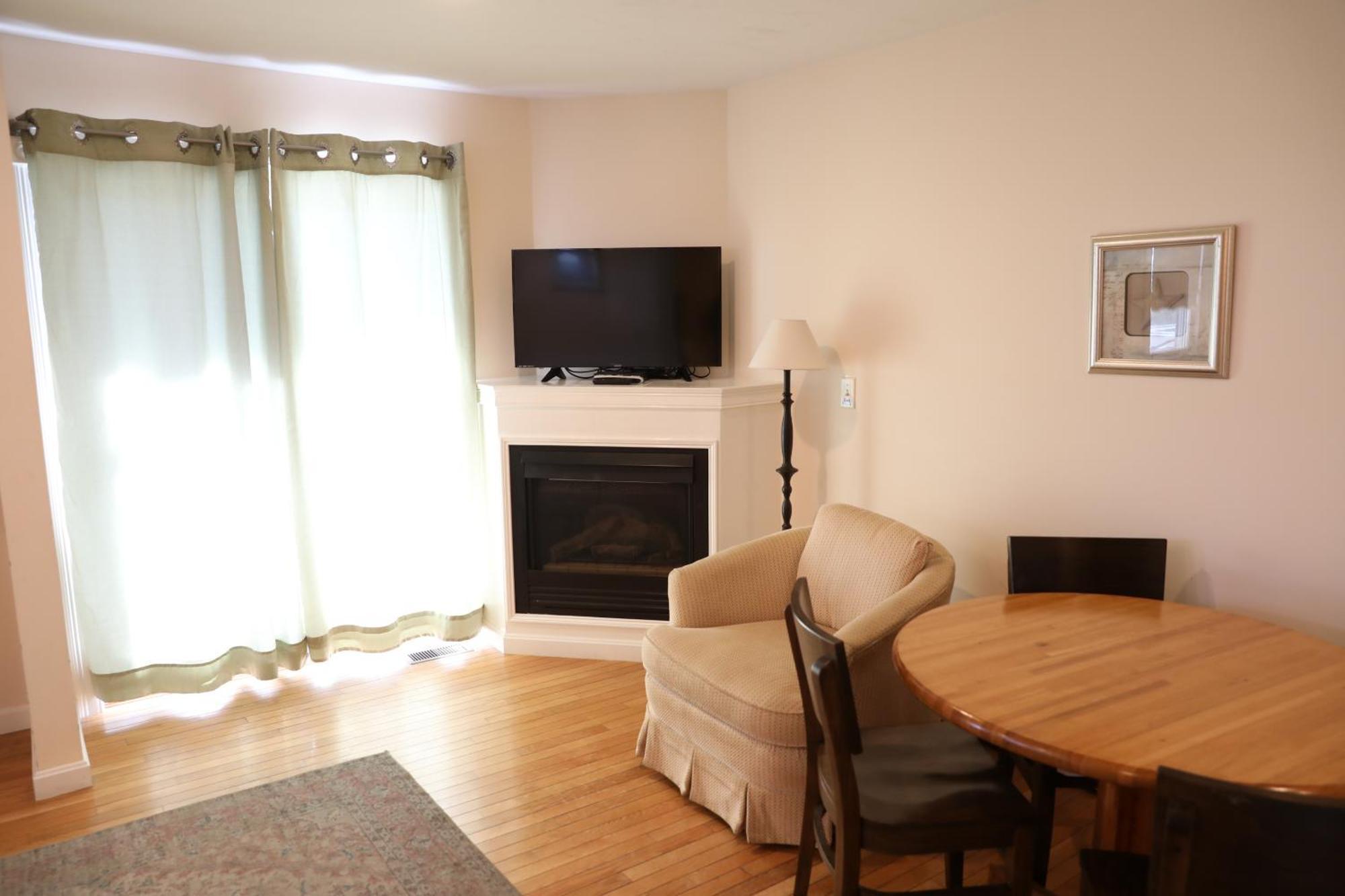 By The Sea Guests Bed & Breakfast And Suites Dennisport Room photo