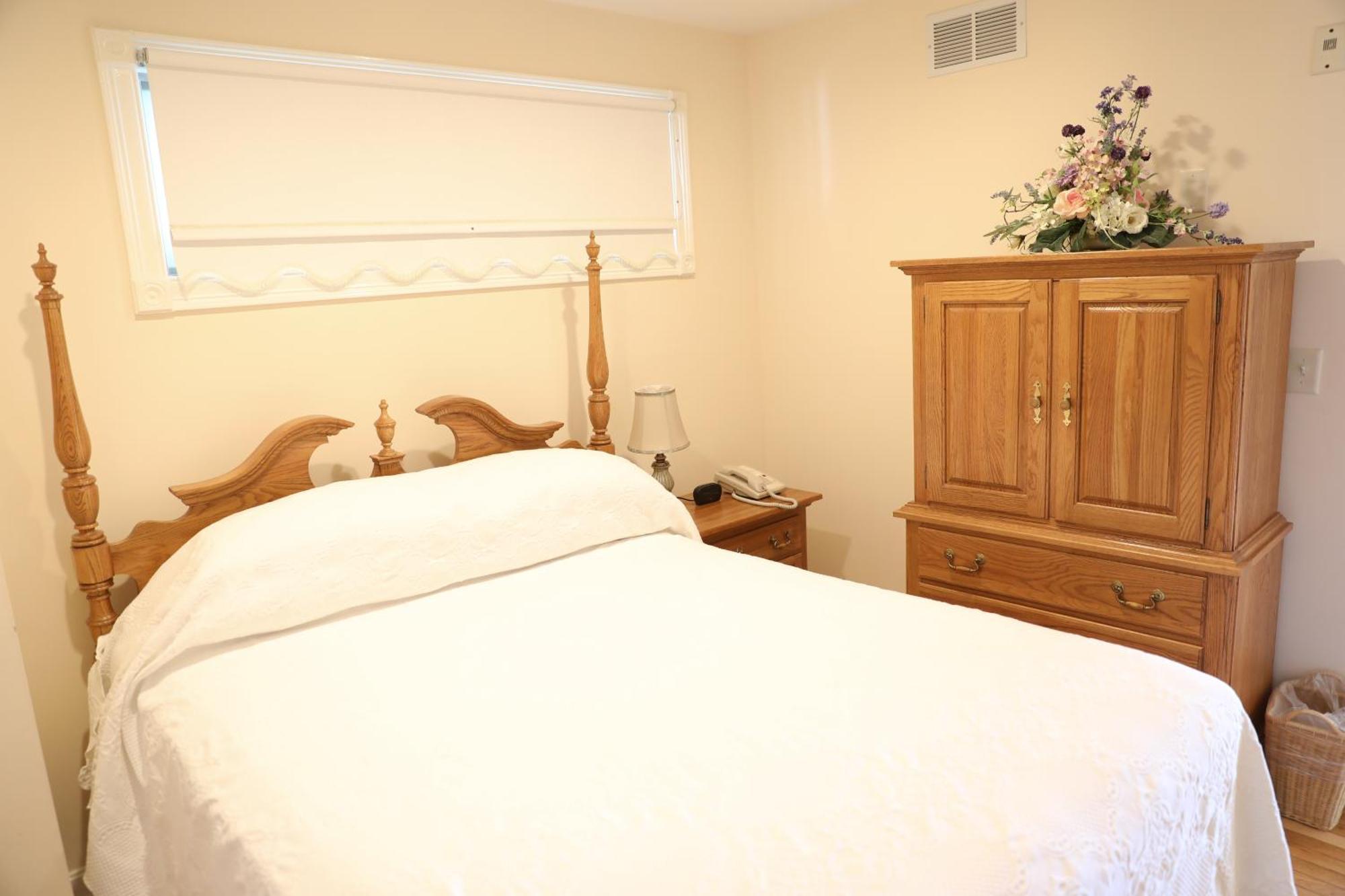 By The Sea Guests Bed & Breakfast And Suites Dennisport Room photo